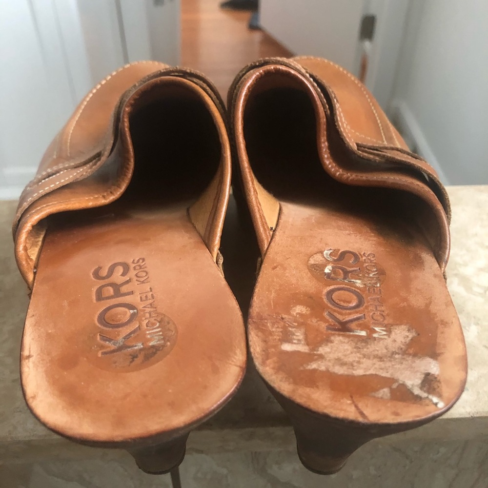 Taupe color Michael kors leather clogs